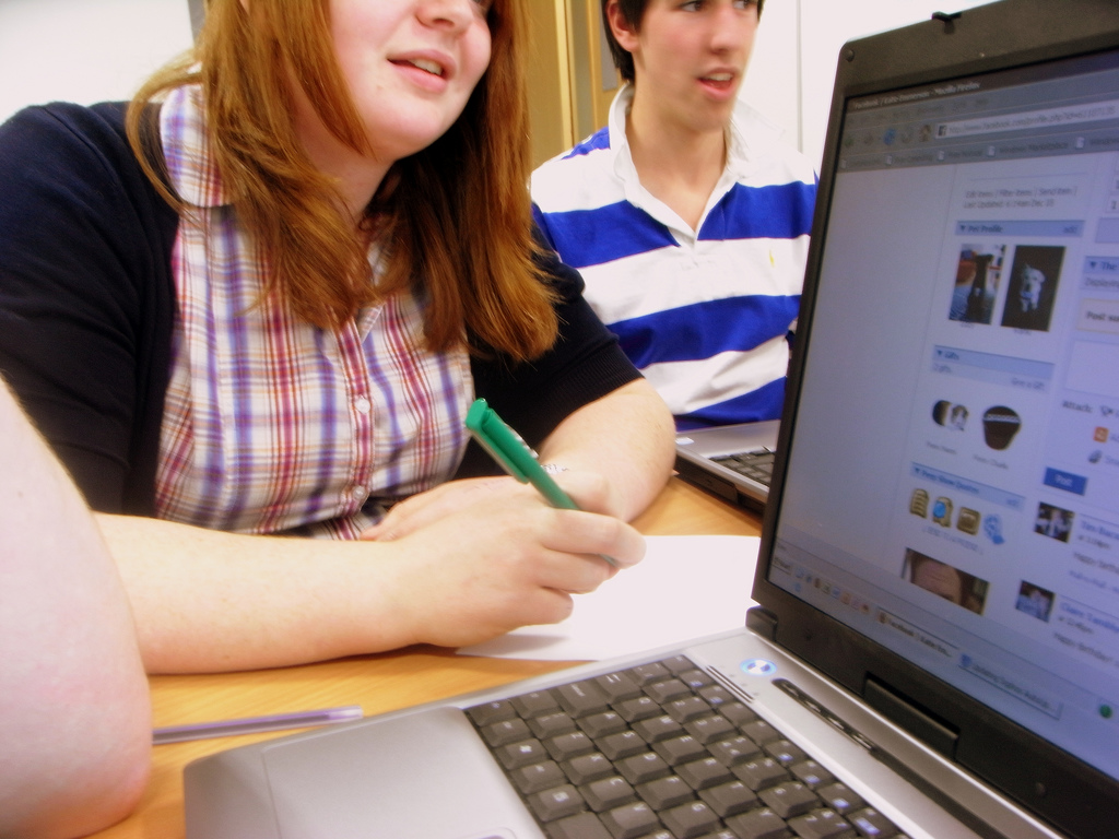 How Students Can Makes The Best Use Of Social Media