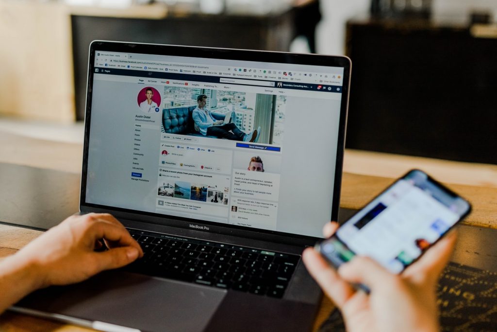 How to Personally Connect to Your Customers Through Social Media