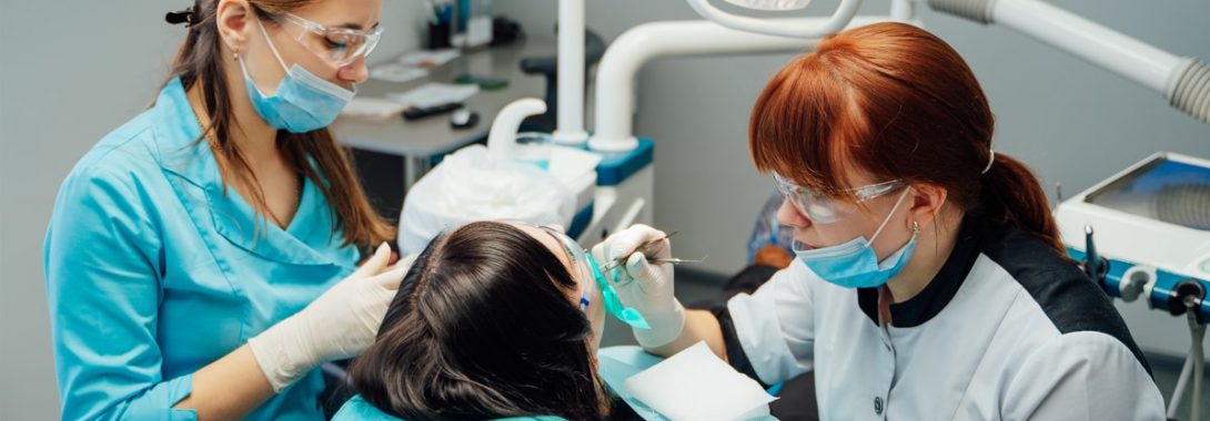 How to Become A Dental Assistant